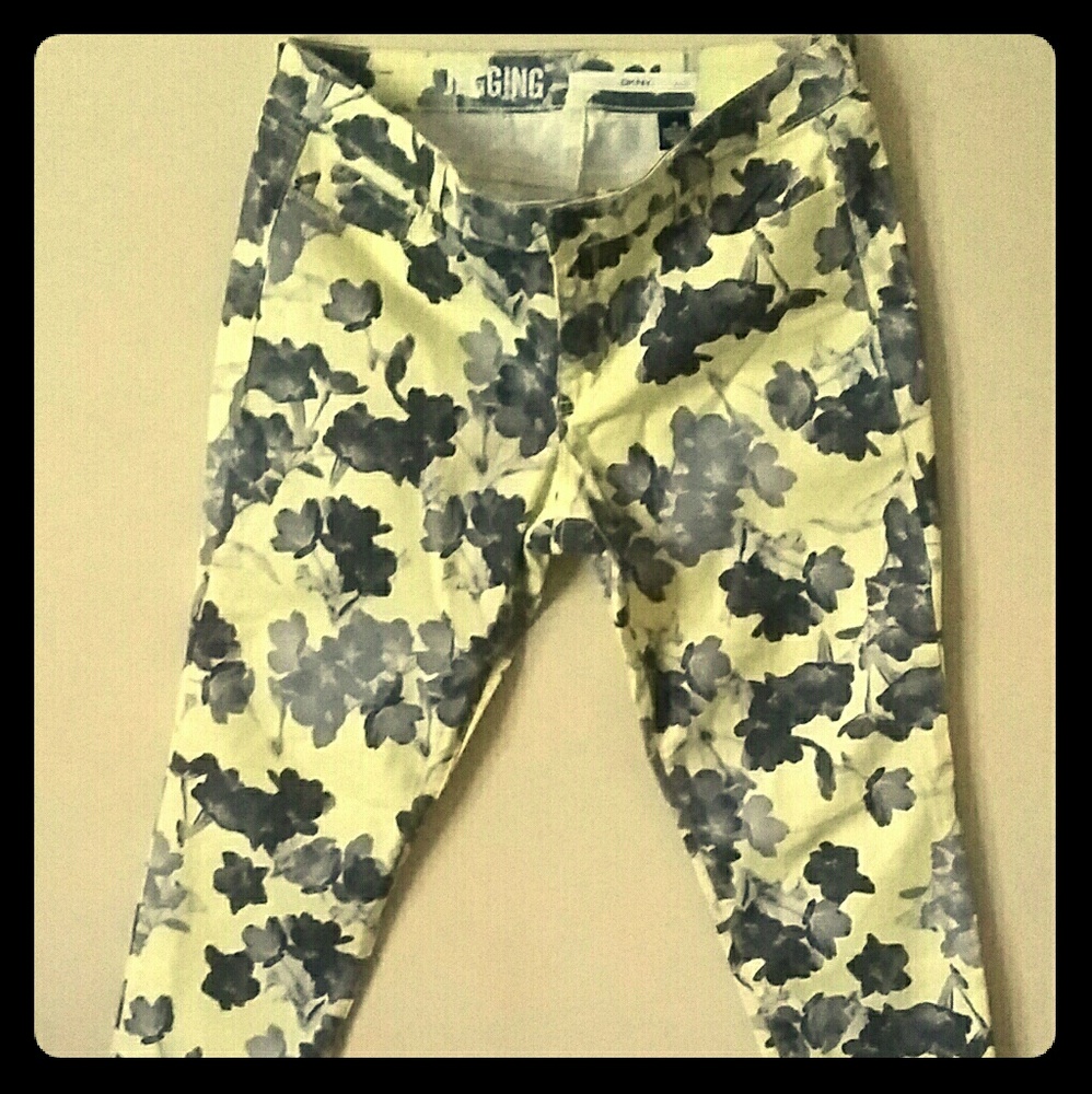 Yellow (DKNY) jeggings